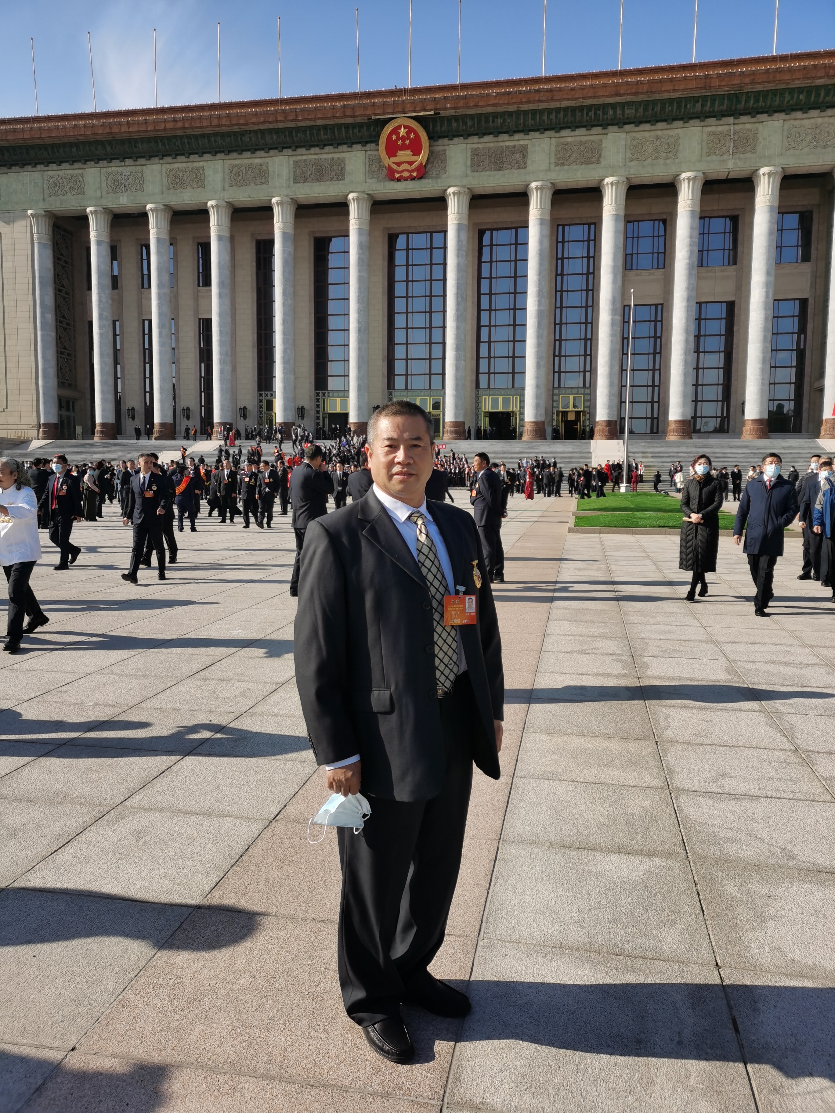 周建宇校友榮獲全國勞動模范稱號(圖2) 周建宇校友榮獲全國勞動模范稱號(圖2)